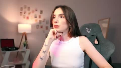 Snapshot of yourfrenchteacher chatting on September 11, 8:31 pm Chloe online show from September 11, 8:31 pm