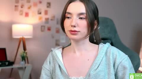 Snapshot of yourfrenchteacher chatting on September 16, 9:01 pm Chloe online show from September 16, 9:01 pm