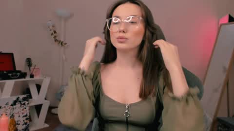 Snapshot of yourfrenchteacher chatting on February 5, 8:35 pm Chloe online show from February 5, 8:35 pm