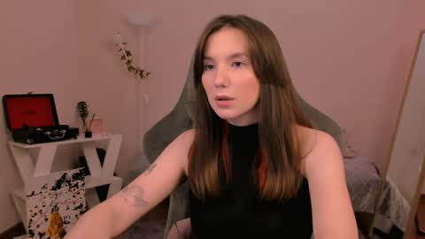 Snapshot of yourfrenchteacher chatting on January 20, 8:29 pm Chloe online show from January 20, 8:29 pm