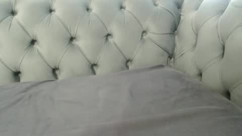 yourlilsin online show from April 25, 1:41 pm