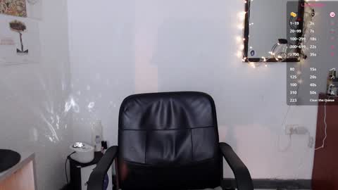 Snapshot of yourlittle_cherry chatting on January 17, 10:01 pm Cherry online show from January 17, 10:01 pm