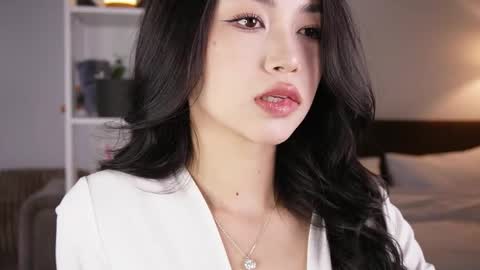 yourlittlesunrise_ online show from April 26, 4:32 am