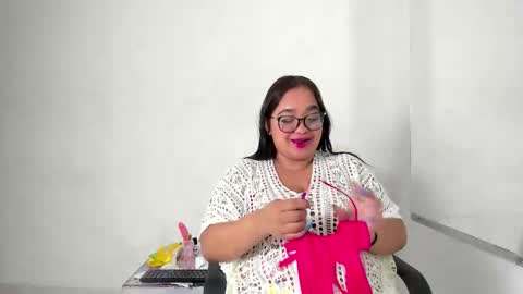 Snapshot of yourlittlewife chatting on October 9, 11:14 am yourlittlewife online show from October 9, 11:14 am