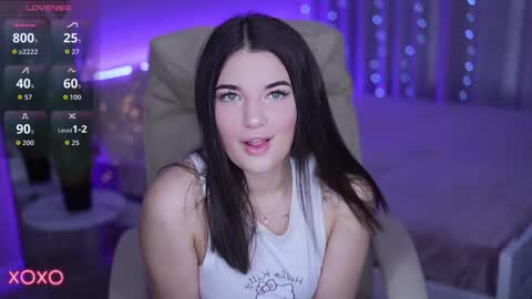 L O L A online show from October 4, 2:54 pm