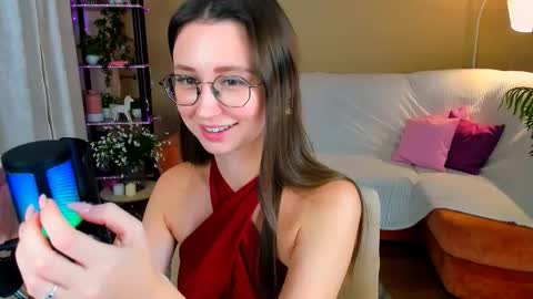Snapshot of yourlovelystoryy chatting on September 8, 4:50 pm Vetta online show from September 8, 4:50 pm