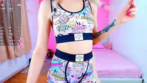 Snapshot of yours_lisa chatting on September 23, 7:34 pm online show from September 23, 7:34 pm