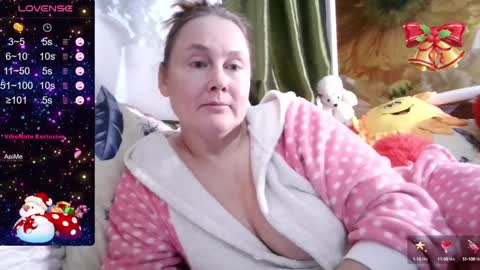 Snapshot of yoursexkroshka chatting on December 25, 12:05 pm kroshka online show from December 25, 12:05 pm