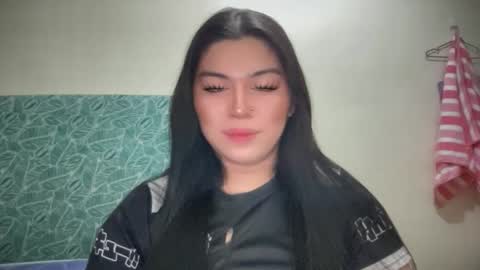 Yanahh online show from April 28, 11:36 am