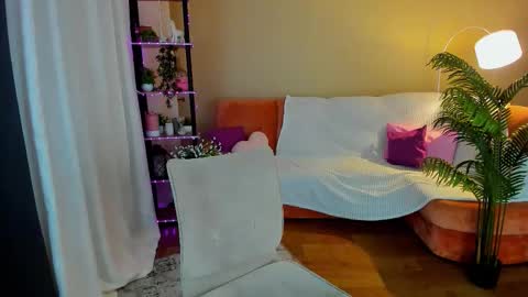 Alice online show from October 14, 1:57 pm