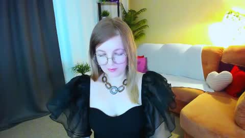 Alice online show from April 25, 1:14 pm