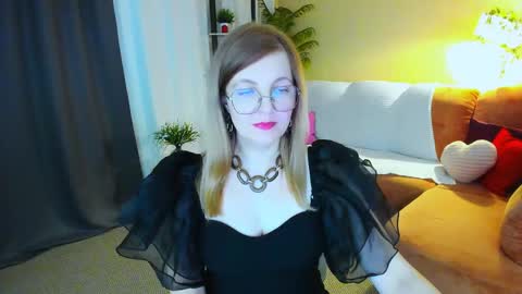 Alice online show from April 25, 3:42 pm