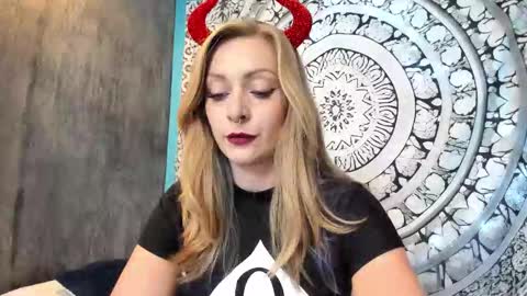 YourVenus00 -Follow my OF online show from October 28, 1:39 pm