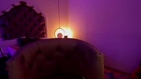 Val online show from June 11, 7:54 pm