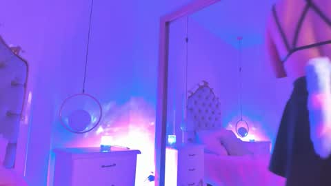 Val online show from March 19, 8:46 pm