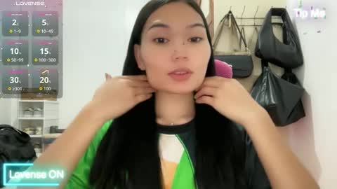 yrdrmgrl_jennie26 online show from April 2, 6:27 pm