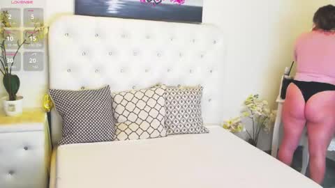 Yssabel online show from April 27, 4:20 am