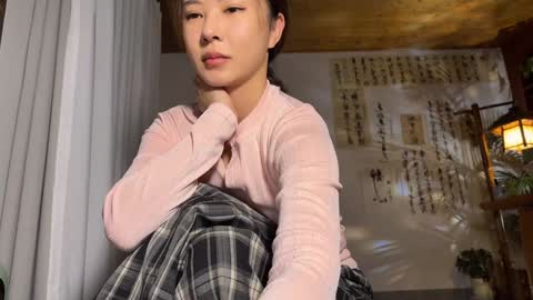 lili online show from March 17, 1:48 pm