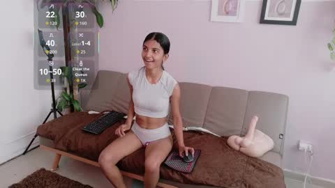 yuliethpetite online show from April 10, 1:17 pm