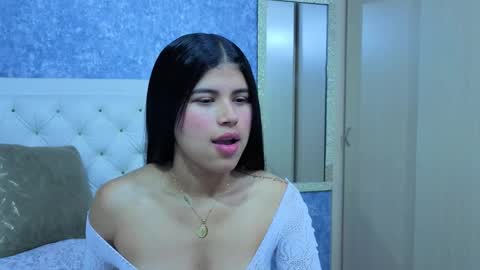 Snapshot of yulissa_girls chatting on September 24, 10:25 am yulissa_girls online show from September 24, 10:25 am