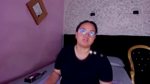 YumiViolet online show from February 9, 8:00 pm