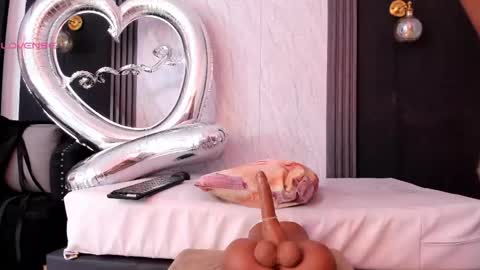 Yummyduo online show from April 22, 6:05 pm