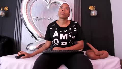 Yummyduo online show from April 19, 11:10 am