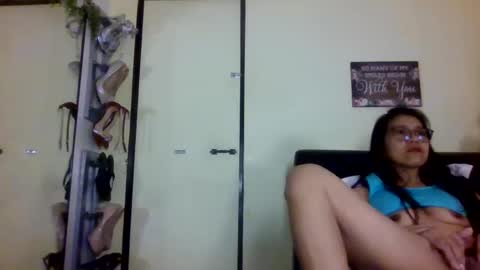 Snapshot of yummylheng chatting on March 4, 8:05 pm yummylheng online show from March 4, 8:05 pm