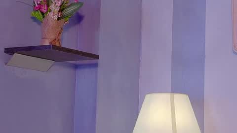 yvi online show from April 24, 2:53 pm