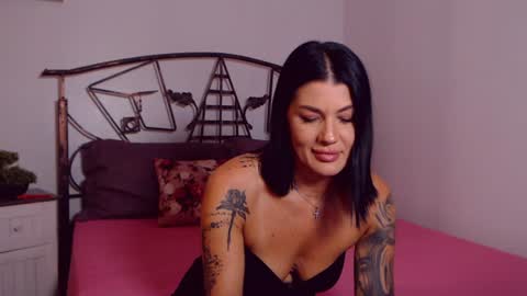I V Y   online show from July 17, 8:34 pm
