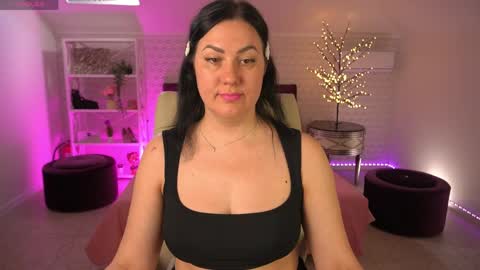 Zafiramoonn online show from April 17, 6:37 am