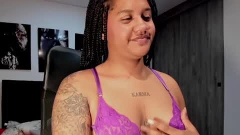 Snapshot of zahra_rose chatting on October 8, 9:19 pm zahra_rose online show from October 8, 9:19 pm