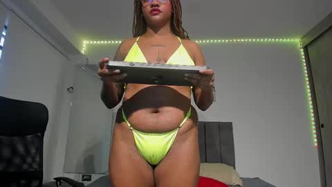 Snapshot of zahra_rose chatting on March 11, 11:55 am zahra_rose online show from March 11, 11:55 am