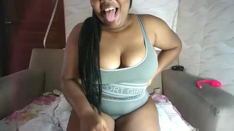 Snapshot of zara_dane chatting on September 25, 10:29 pm Zara Dane online show from September 25, 10:29 pm