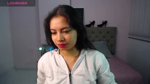 Snapshot of zarah_torres chatting on December 7, 1:40 pm Zarah online show from December 7, 1:40 pm