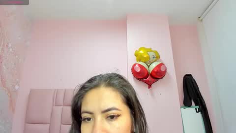 Snapshot of zarah_torres chatting on September 22, 11:14 pm Zarah online show from September 22, 11:14 pm