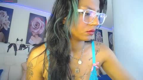 Zarah online show from April 2, 1:41 pm