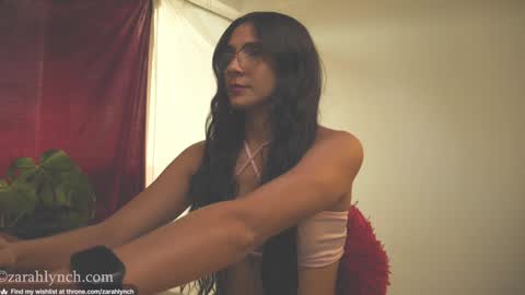 Snapshot of zarahlynch chatting on December 8, 8:36 pm Miss Lynch Next show 2911 online show from December 8, 8:36 pm