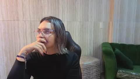 Isabella online show from June 9, 12:59 pm