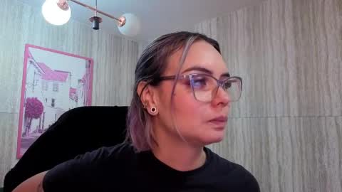 Isabella online show from April 24, 1:03 pm