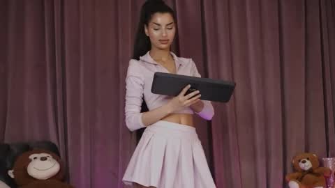 zariaavera online show from April 19, 8:11 pm