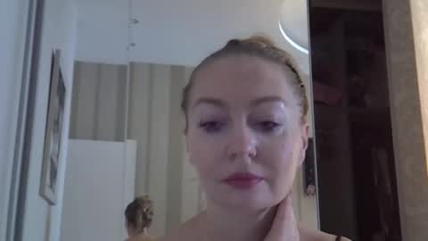 Zarina Swift online show from October 13, 4:04 am