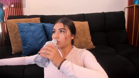 Snapshot of zayda_ chatting on October 17, 8:12 pm Zayda online show from October 17, 8:12 pm