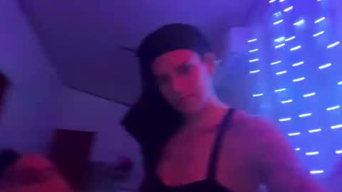 zellaxobella online show from January 11, 5:31 am