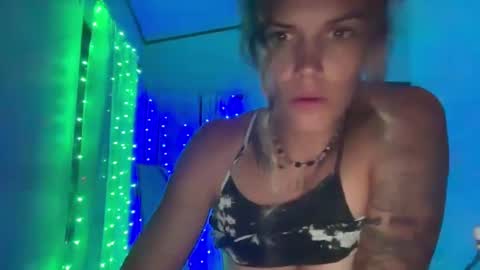 zellaxobella online show from September 10, 4:34 am