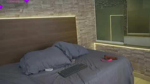 zenda_biancha online show from March 26, 2:08 pm