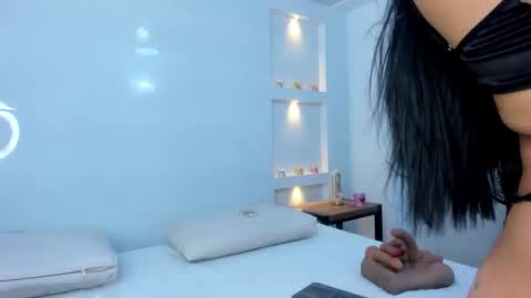 Zenda Evans online show from November 4, 4:17 am