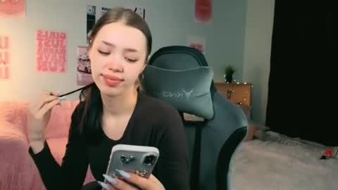 Lara online show from February 20, 7:37 pm