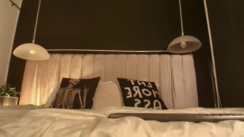 zhally_dee online show from October 24, 7:43 pm