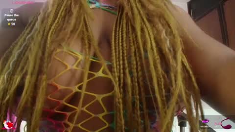 zhia  zeus online show from September 30, 4:23 pm